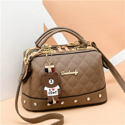 2019 New Europe Fashion Trend Bag Female Handbag Fashion Girls Shoulder Bag Bear Pend Crossbody Bag High QualityCE