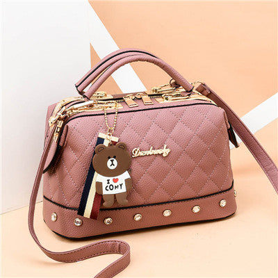 2019 New Europe Fashion Trend Bag Female Handbag Fashion Girls Shoulder Bag Bear Pend Crossbody Bag High QualityCE